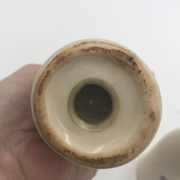 ❤️ Vintage salt and pepper shakers. Beige with beautiful black writing - Picture 5 of 7